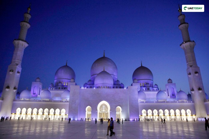 Find Peace At The Sheikh Zayed Mosque In Ajman